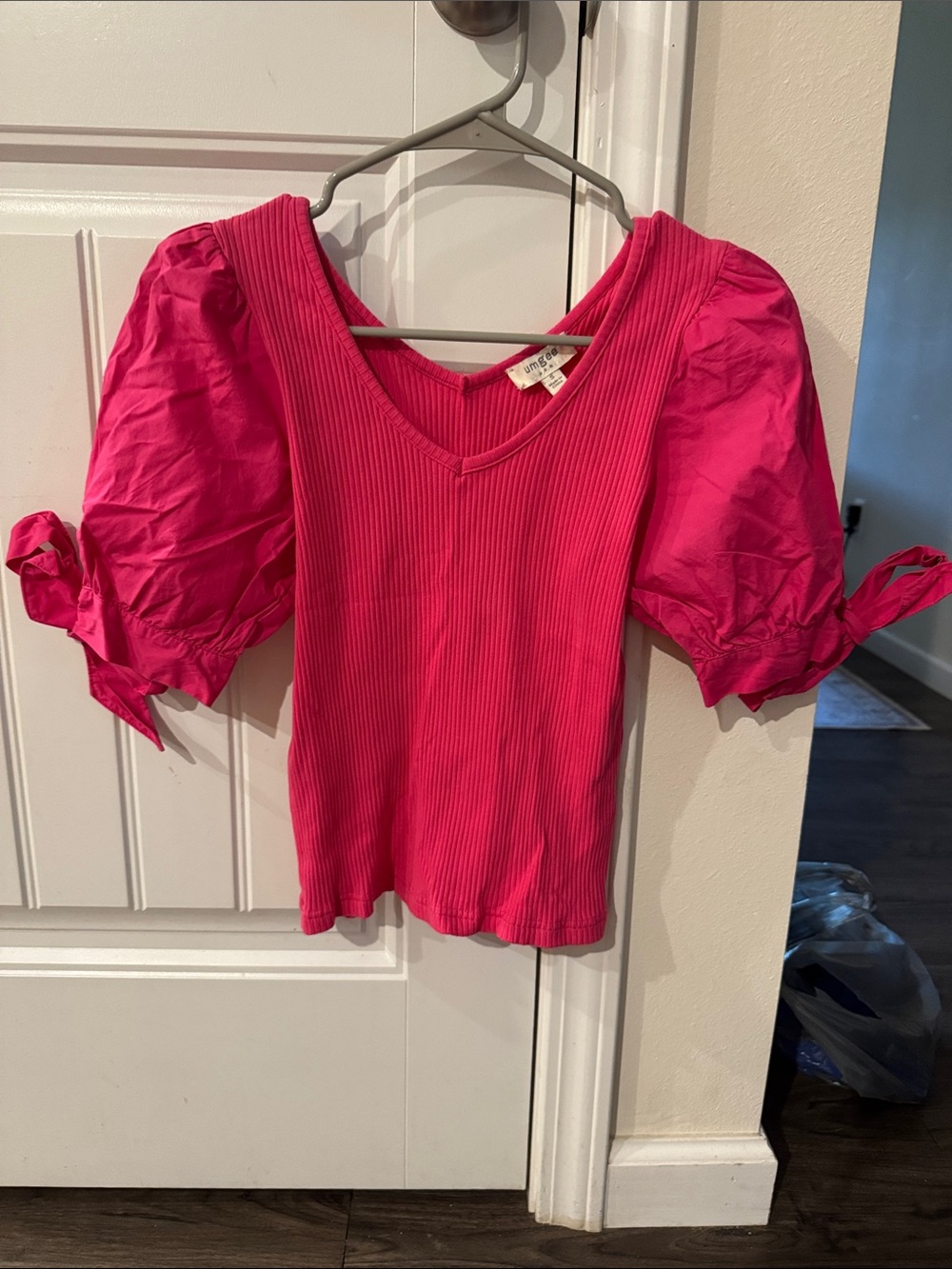 Umgee Hot Pink Ribbed V‑Neck Top with Puff Tie Sleeves